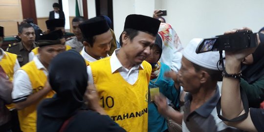Ketua Rw Terdakwa Persekusi Sejoli Di Cikupa Menangis Saat Membaca Pleidoi Merdeka Com