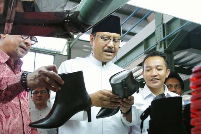 gus ipul datangi eksportir sepatu di madiun