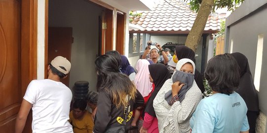 Rumah Hesti digeruduk tetangga gara-gara hobinya pelihara hewan
