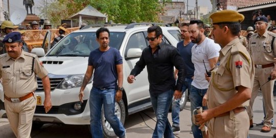 Bunuh hewan langka, aktor Bollywood Salman Khan divonis 5 tahun penjara