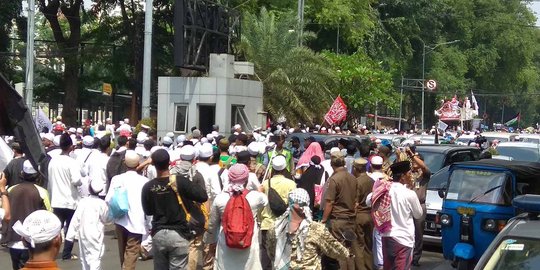 Demo puisi Sukmawati, massa aksi mulai bergerak ke Bareskrim