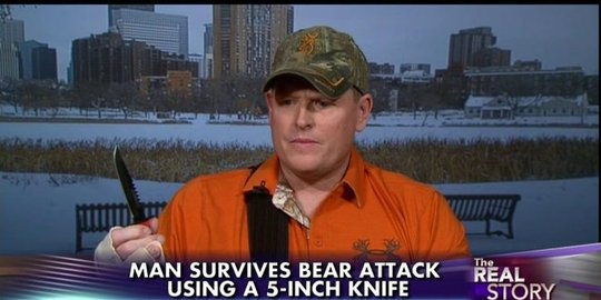 pria dengan beruang ganas rev2