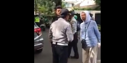 Cuitan kocak bikin ngakak yang sindir Ratna Sarumpaet