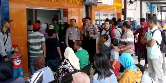 Dampak kecelakaan KA Sancaka, ratusan penumpang terlantar di Stasiun Mojokerto