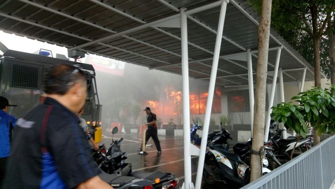 kebakaran di polda metro jaya