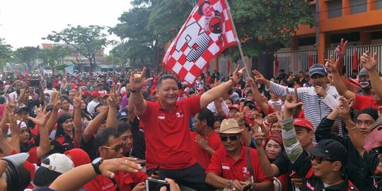 HUT PDIP ke-45 di Surabaya, massa PDIP banyak pakai kaos Gus Ipul-Puti