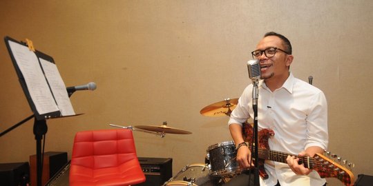 hanif dakhiri rev1