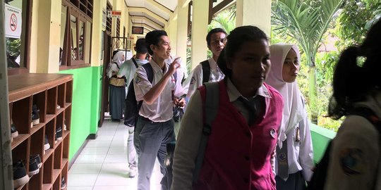 Hari pertama UNBK komputer di SMAN 9 Tangerang mati