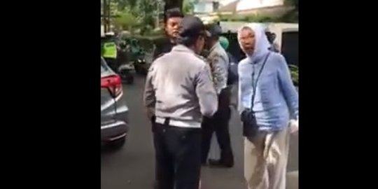 Tak terima insiden mobil diderek, Ratna Sarumpaet somasi Dishub DKI