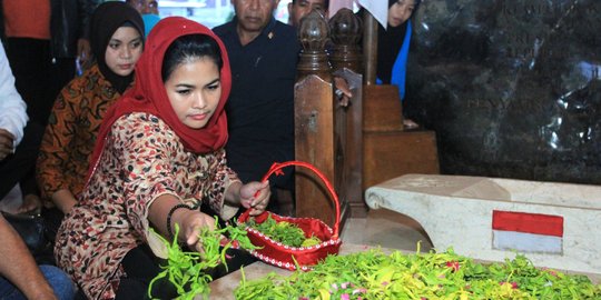 Puti ajak warga bumi Bung Karno coblos nomor 2