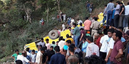 Bus bawa anak sekolah di India terjun ke jurang, 27 orang tewas