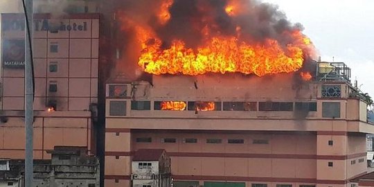 Novita Hotel, langganan presiden saat menginap di Jambi terbakar