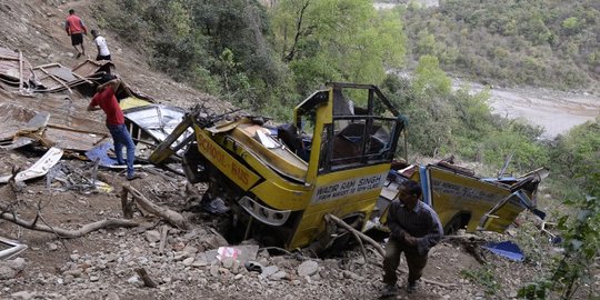 Kondisi nahas bus sekolah yang tewaskan 23 siswa usai terjun ke jurang