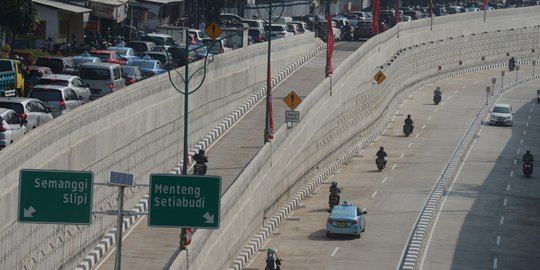 Melihat penampakan Underpass Mampang-Kuningan saat uji coba