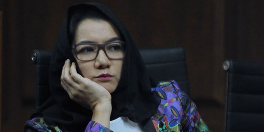 Ragam ekspresi Rita Widyasari saat ikuti sidang lanjutan