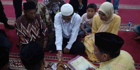 Sempat batal karena ditangkap kasus sabu, Yadi ijab qabul di masjid polisi