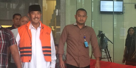 Ditahan KPK, Bupati Bandung Barat sebut 'Saya jalani proses hukum'