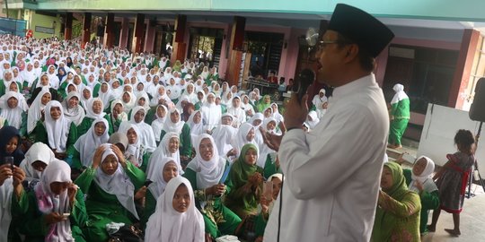 Patuh dawuh kiai, Muslimat NU Kediri dukung Gus Ipul-Puti