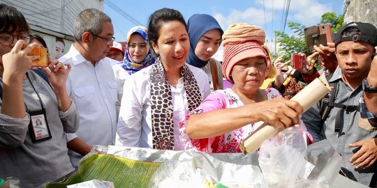 Rini: Saya sangat keras ke Pertamina, Premium harus tetap ada dan harga tak naik