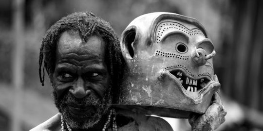 korowai di papua new guinea rev1