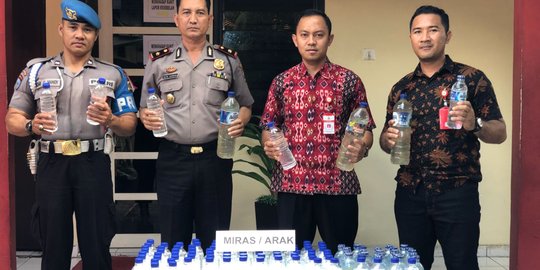 Antisipasi miras oplosan renggut nyawa, polisi sita 114 botol arak