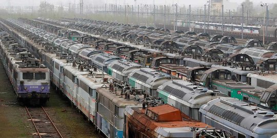 Melihat lebih dekat kuburan kereta api di Prancis