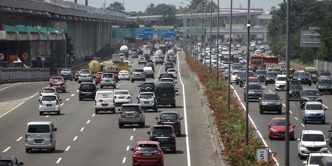  Ganjil  genap  Tol  Bekasi  mayoritas pengendara berangkat 