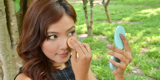 Ladies, ini 4 jenis makeup yang disukai pria