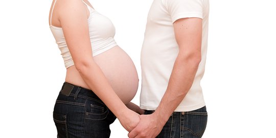 Benarkah sering bercinta bikin wanita cepat hamil?
