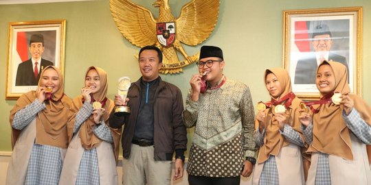 Menpora Apresiasi Siswa Juara Debat Bahasa Arab Tingkat Internasional Di Qatar Merdeka Com