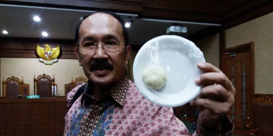 Fredrich minta rekam medis Setnov tiga hari sebelum kecelakaan