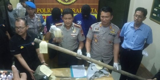 Polresta Surakarta tangkap 2 orang tersangka penganiaya Bonek di Solo