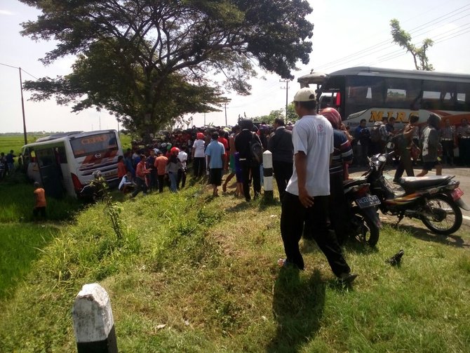 kecelakaan bus di ngawi