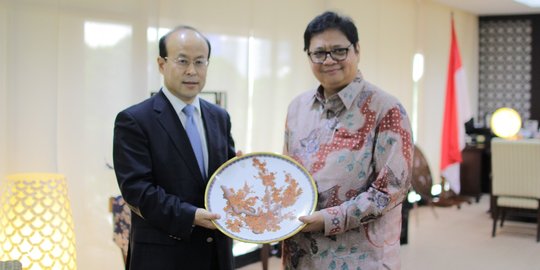 Bertemu Dubes China, Menperin Airlangga bahas mega proyek di Sumut dan Kaltara