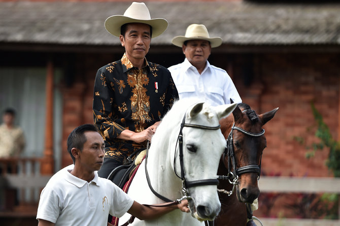 jokowi dan prabowo naik kuda