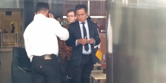 Sambangi KPK, Yusril Ihza Mahendra dampingi pemeriksaan tersangka kasus BLBI