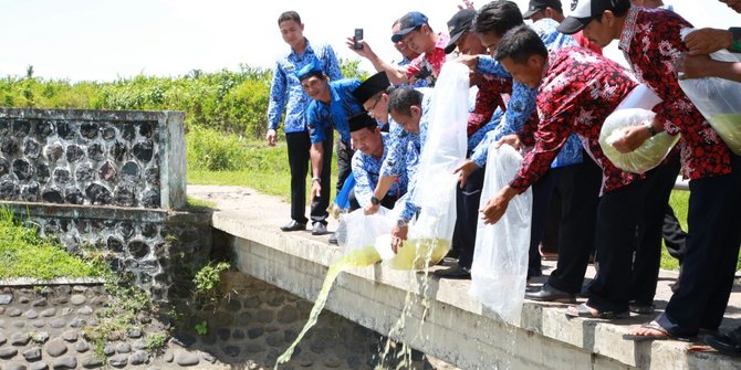 Angkat Ekonomi Kerakyatan Banyuwangi Jadikan Irigasi Tempat Angkat Ekonomi Kerakyatan Banyuwangi Jadikan Irigasi Tempat