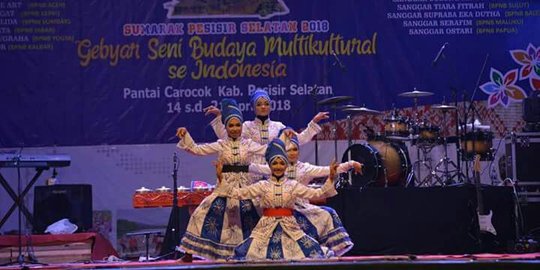 Meriahnya Festival Langkisau 2018 dengan penampilan tari kreasi berbagai provinsi