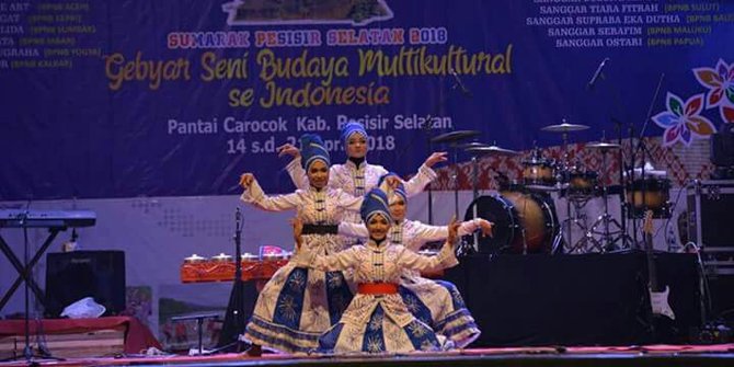 Meriahnya Festival Langkisau 2018 dengan penampilan tari 