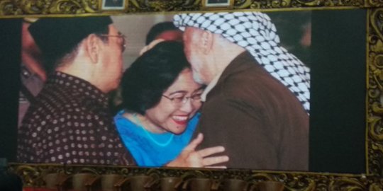 Keakraban Mega-Yasser Arafat ditampilkan saat PDIP ketemu Dubes Palestina