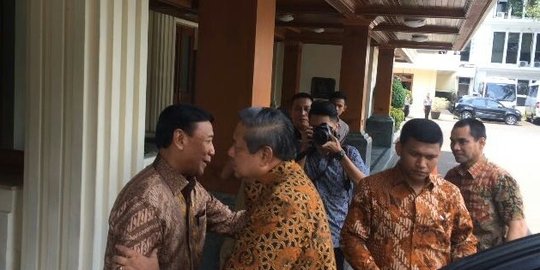 OSO sebut sudah jadi tugas Wiranto safari politik ke partai politik