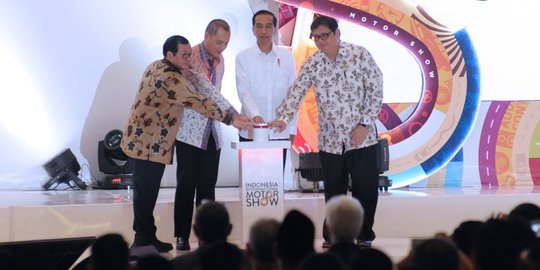 Presiden Jokowi buka IIMS 2018 bersama Menteri Perindustrian