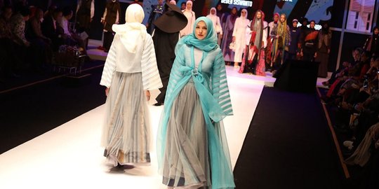 Model-model cantik berbusana muslim meriahkan Muffest 2018
