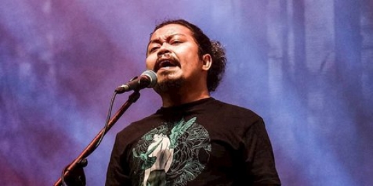\'kehabIsan kata\', lagu baru Is eks vokalIs Payung Teduh