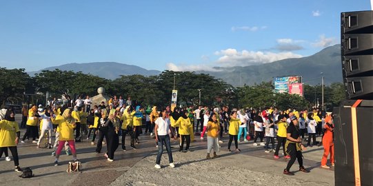 Segarkan pagi, ratusan ibu majelis taklim dan mahasiswa di Kota Palu senam GOJO