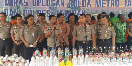 Sepanjang April, 39 ribu botol miras ilegal disita polisi