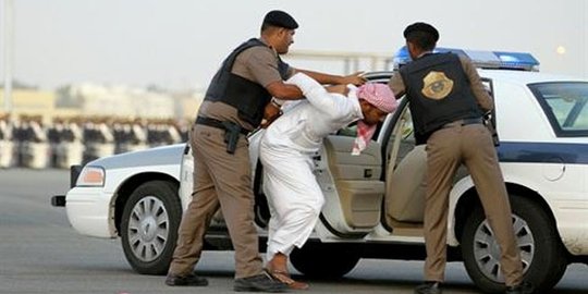 Penembakan di Saudi, empat polisi tewas