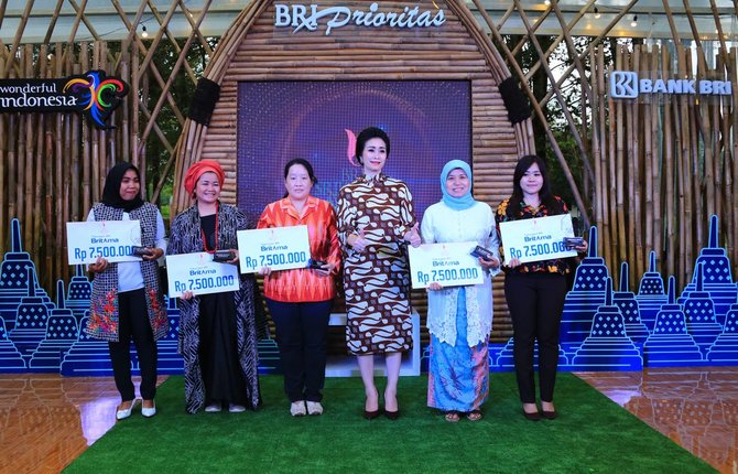 bri prioritas mahakarya borobudur 2018 indonesia berkain