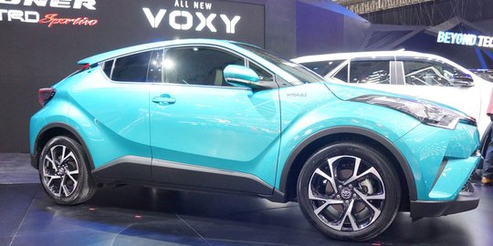 Crossover futuristik Toyota C-HR goda pengunjung IIMS 2018