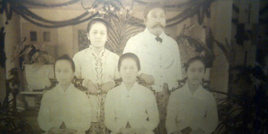 usia sangat muda rev1